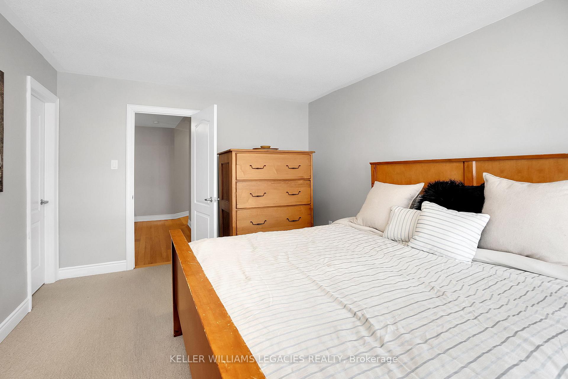 Photo 20 of 140 Lindbergh Drive, Vaughan, Vellore Village — HOMEH