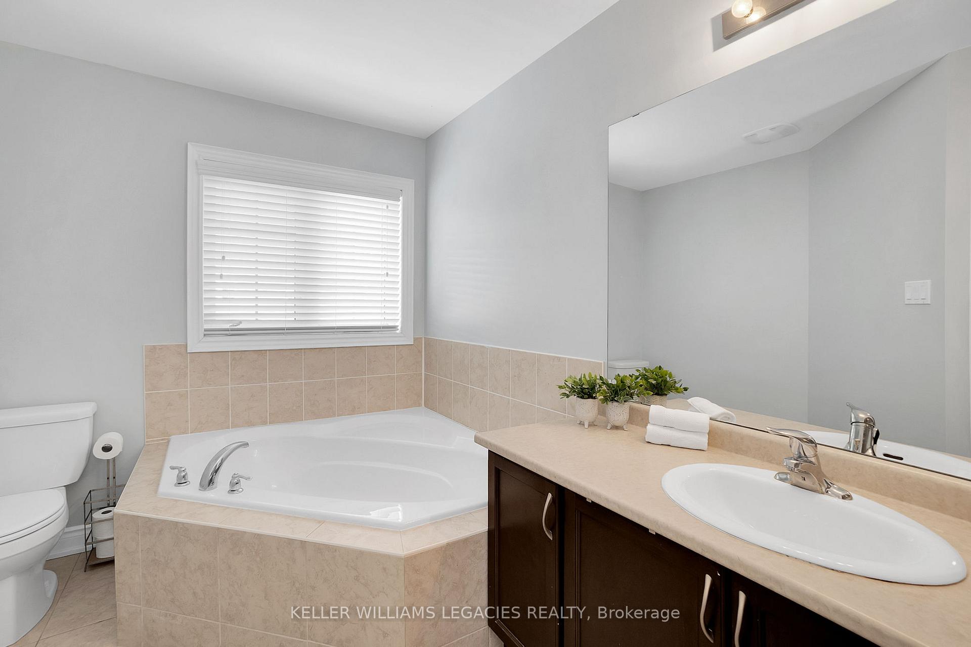 Photo 21 of 140 Lindbergh Drive, Vaughan, Vellore Village — HOMEH