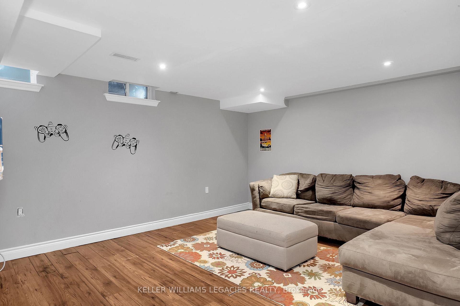 Photo 29 of 140 Lindbergh Drive, Vaughan, Vellore Village — HOMEH