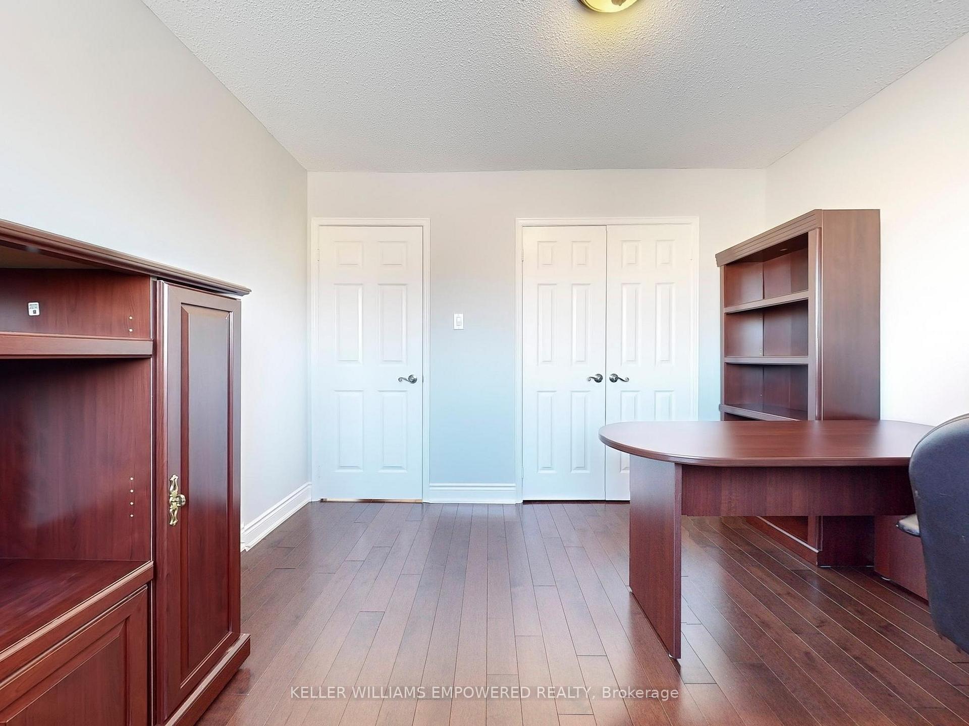 Photo 20 of 15 Fieldcroft Court, Vaughan, Maple — HOMEH