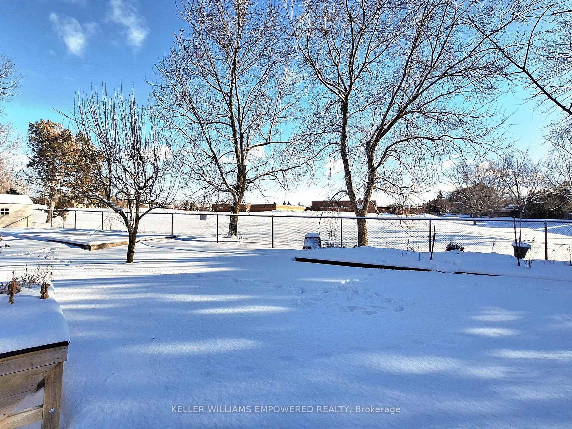 Photo 31 of 15 Fieldcroft Court, Vaughan, Maple — HOMEH
