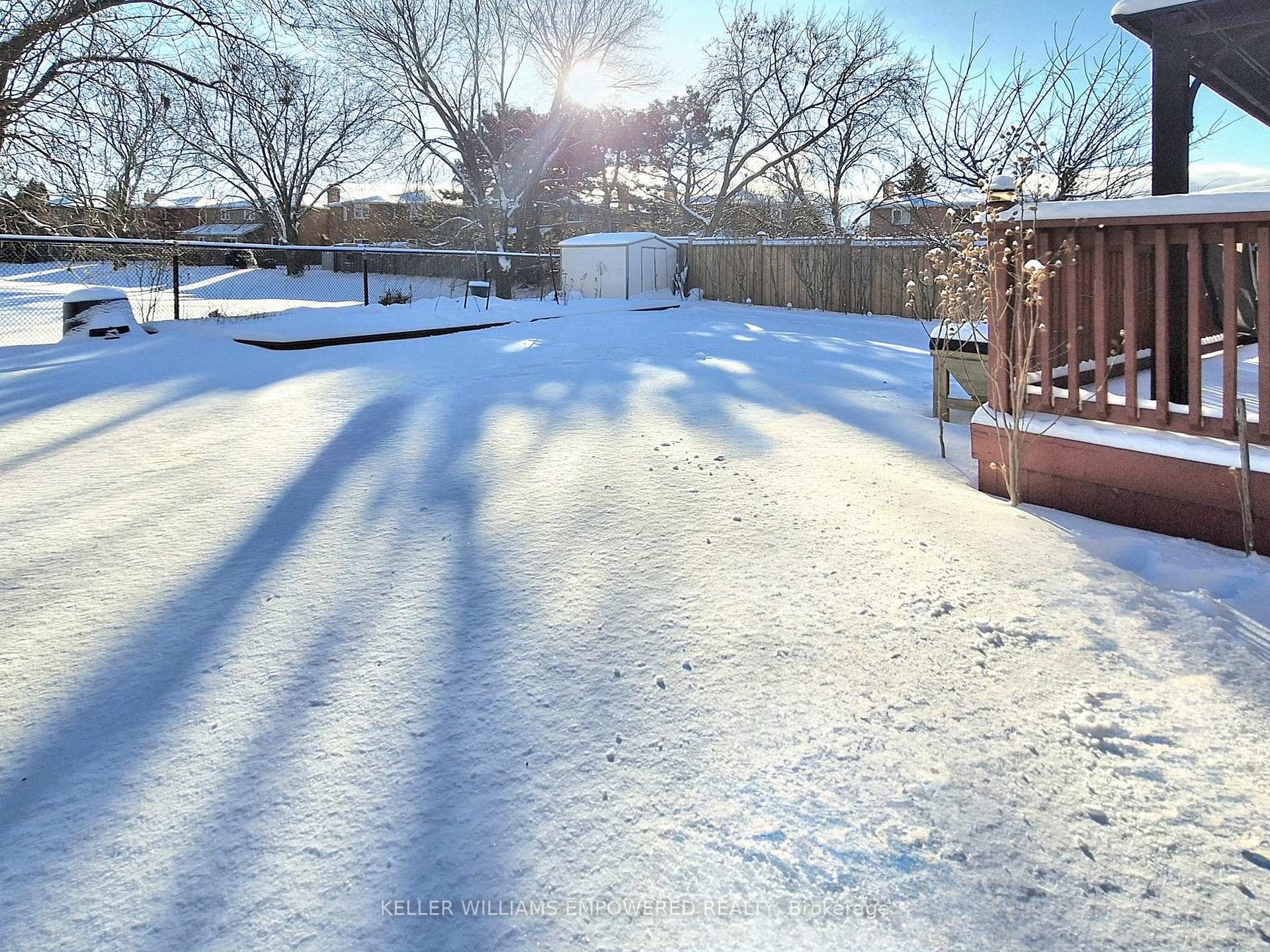 Photo 32 of 15 Fieldcroft Court, Vaughan, Maple — HOMEH
