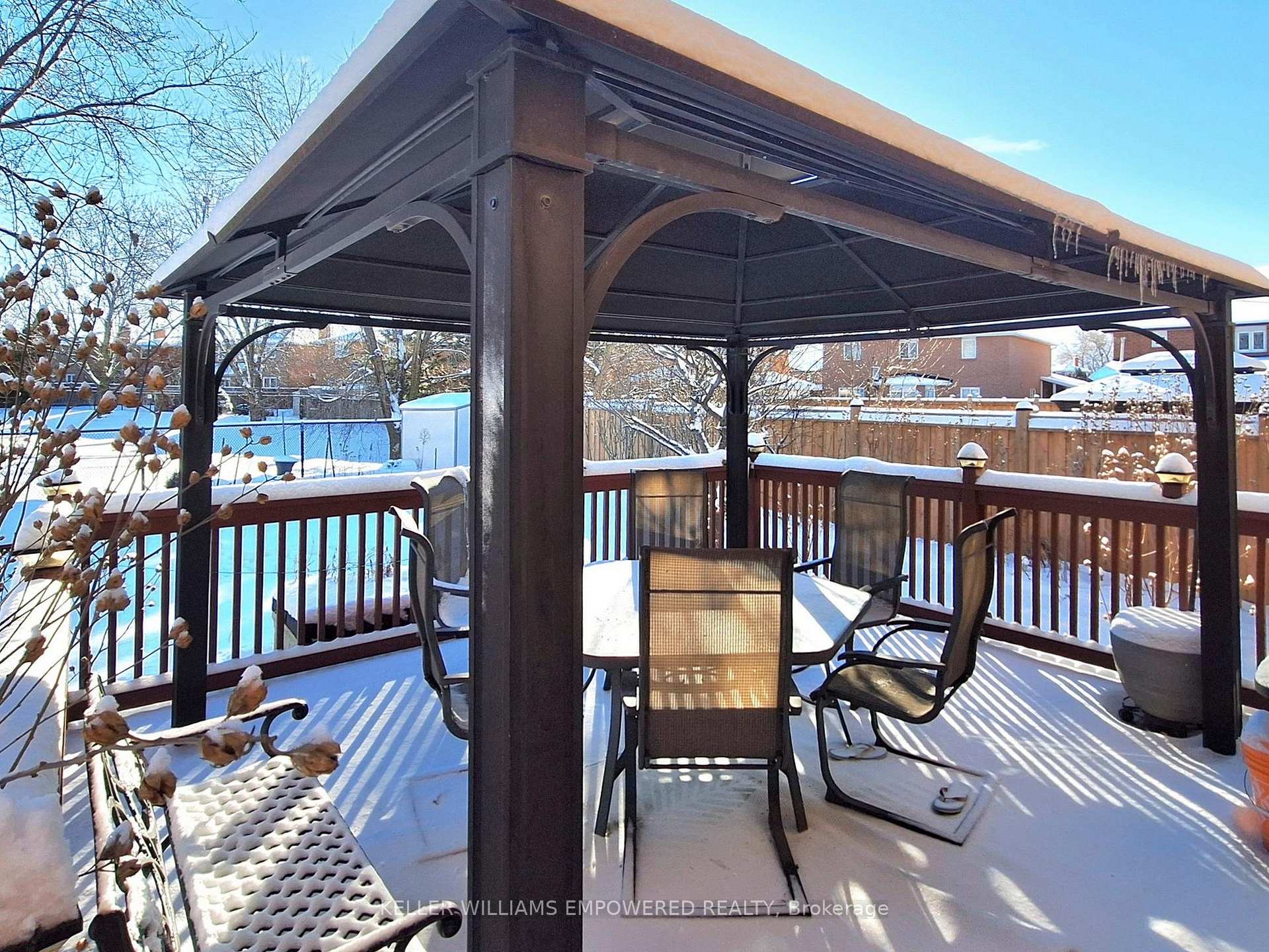 Photo 33 of 15 Fieldcroft Court, Vaughan, Maple — HOMEH