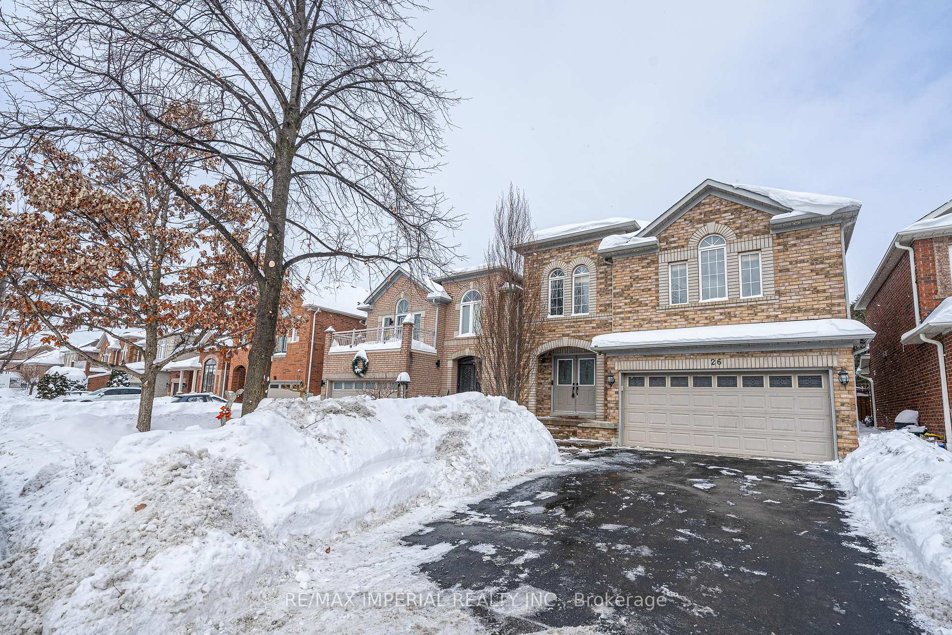 Photo 3 of 26 Sail Crescent, Vaughan, Vellore Village — HOMEH