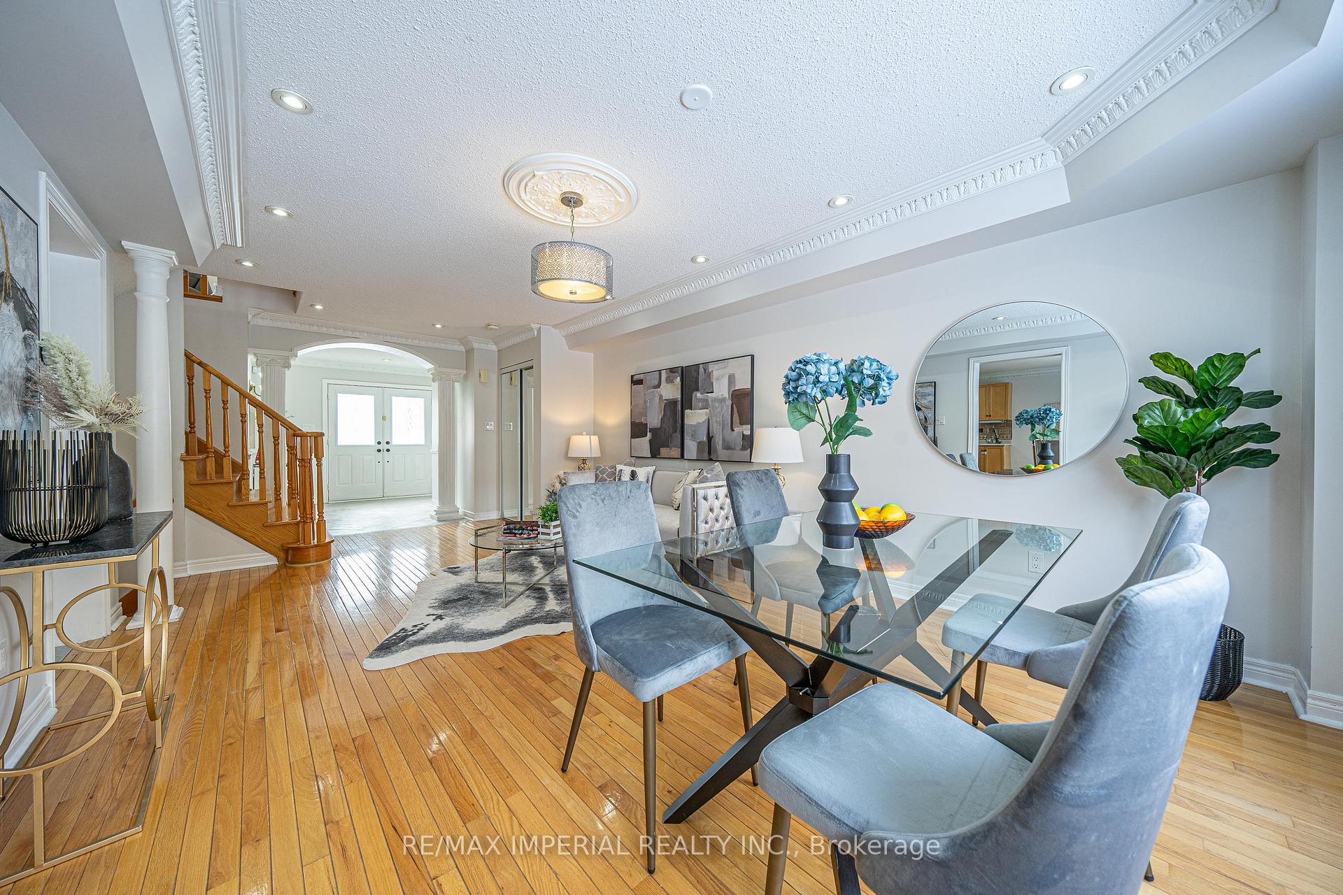 Photo 5 of 26 Sail Crescent, Vaughan, Vellore Village — HOMEH