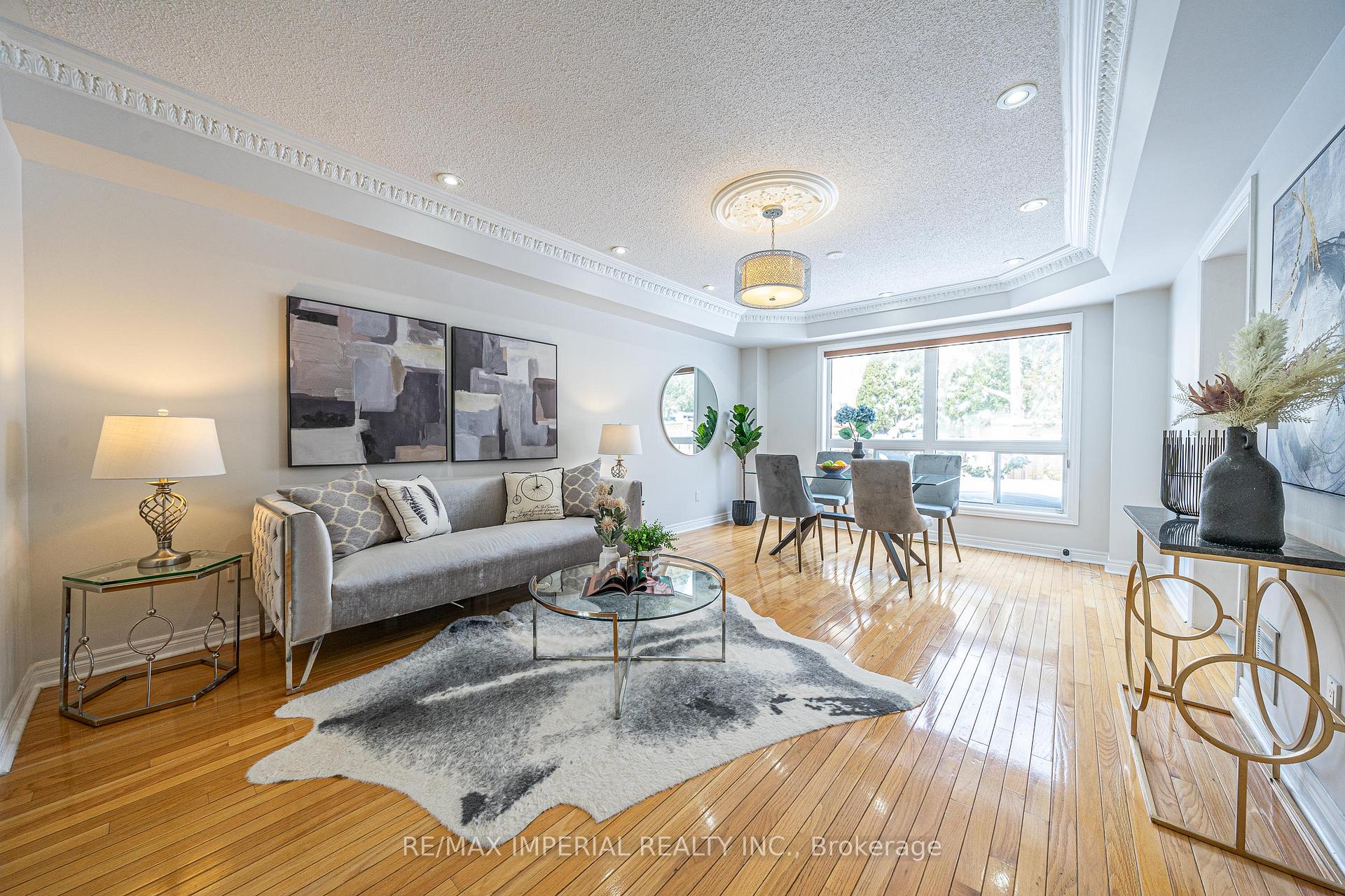 Photo 6 of 26 Sail Crescent, Vaughan, Vellore Village — HOMEH