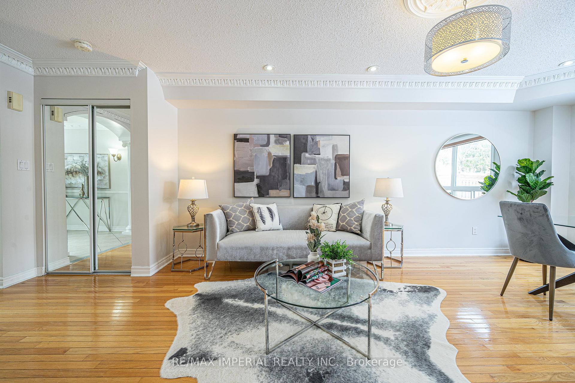 Photo 8 of 26 Sail Crescent, Vaughan, Vellore Village — HOMEH