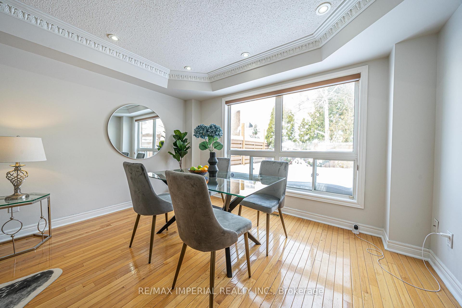Photo 9 of 26 Sail Crescent, Vaughan, Vellore Village — HOMEH