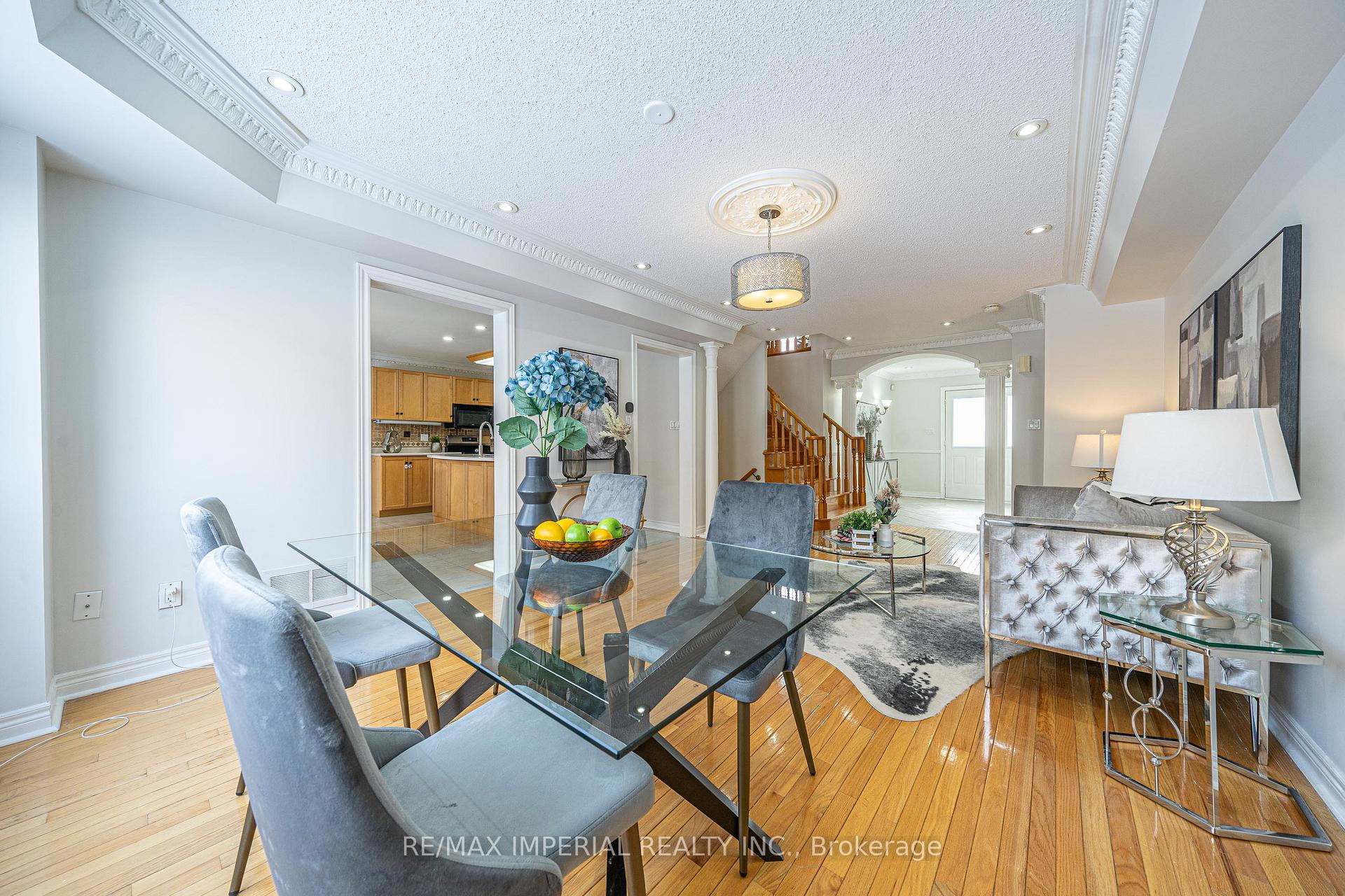 Photo 10 of 26 Sail Crescent, Vaughan, Vellore Village — HOMEH