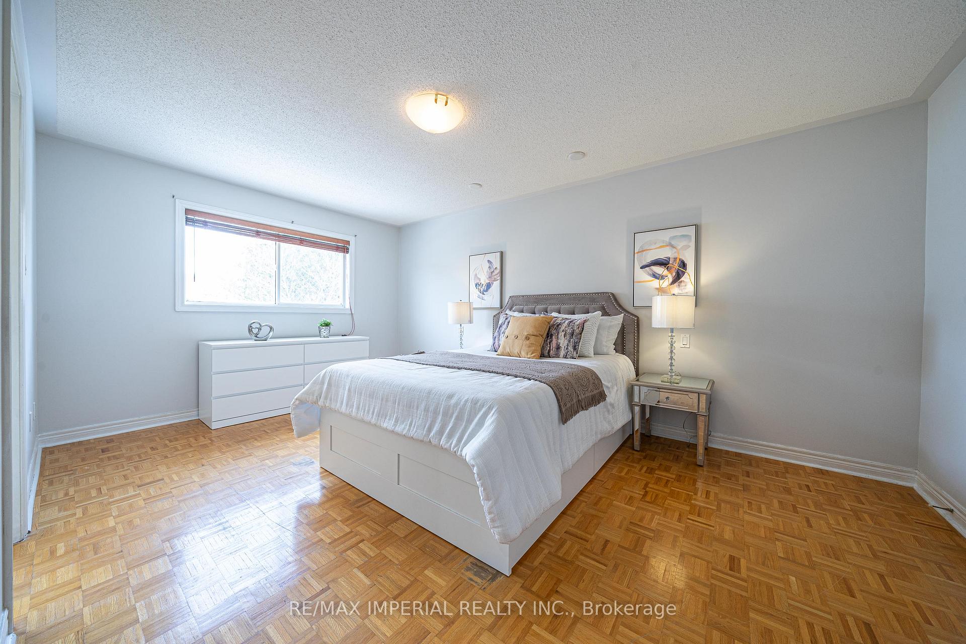 Photo 24 of 26 Sail Crescent, Vaughan, Vellore Village — HOMEH