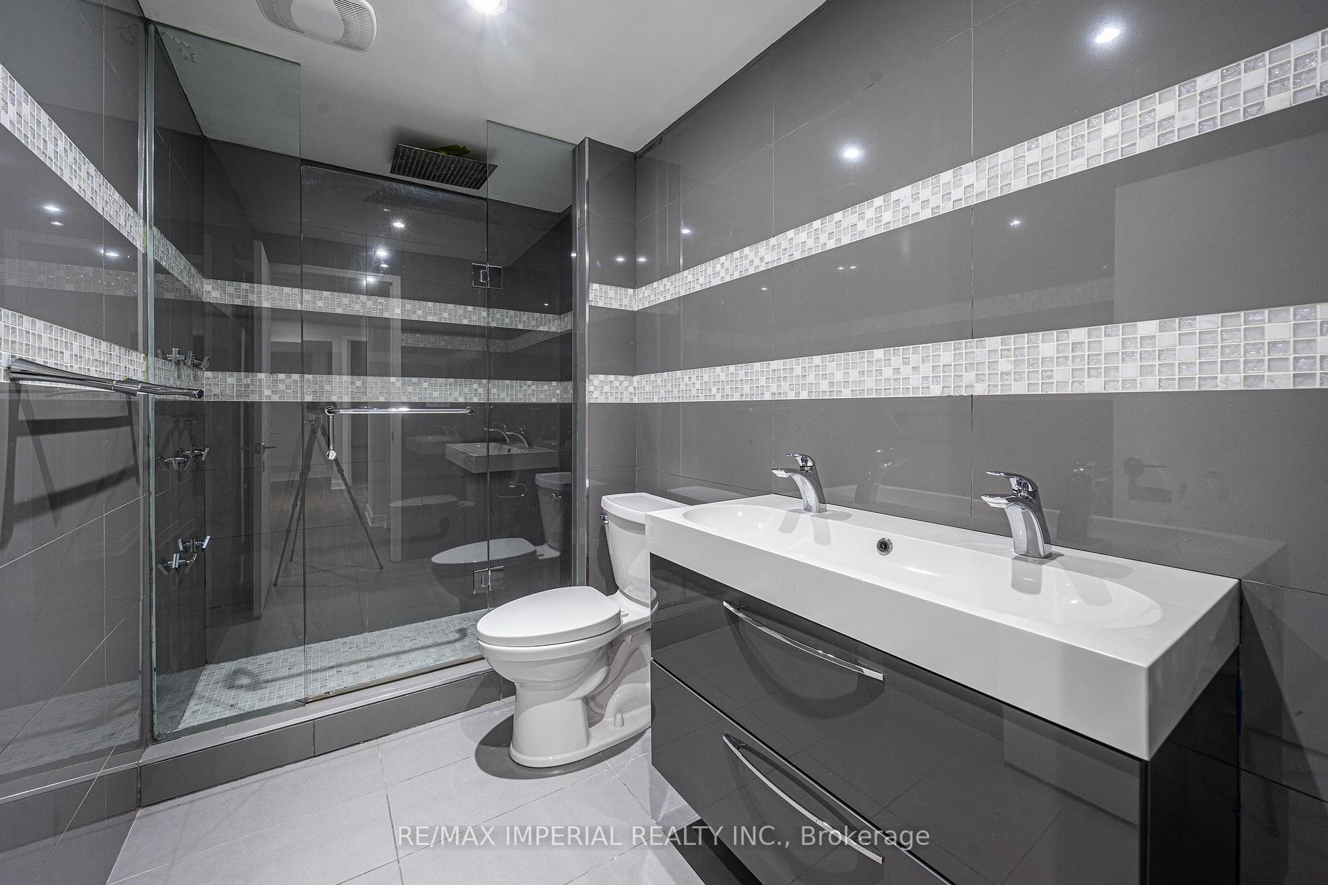Photo 27 of 26 Sail Crescent, Vaughan, Vellore Village — HOMEH