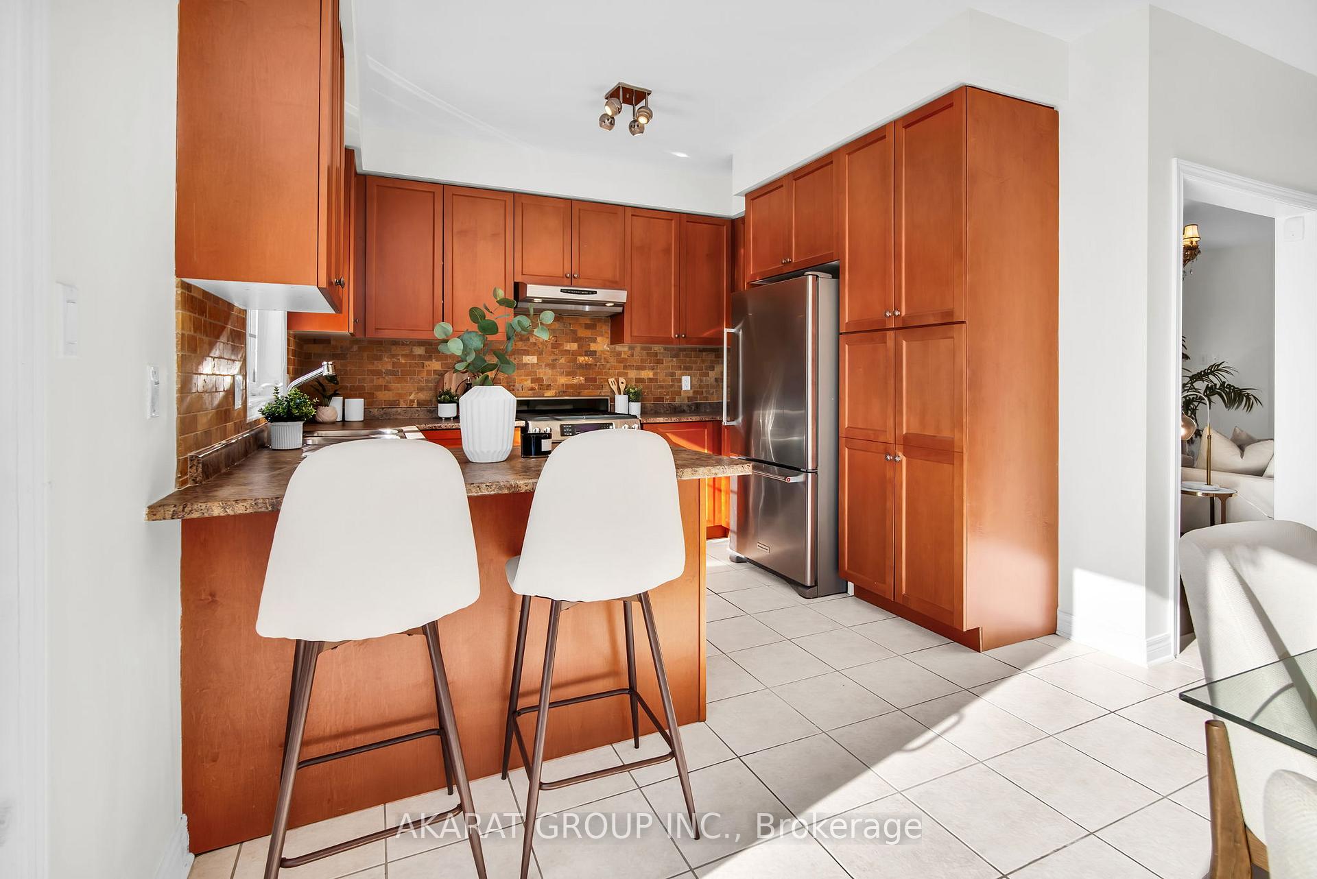 Photo 14 of 71 Condotti Drive, Vaughan, West Woodbridge — HOMEH