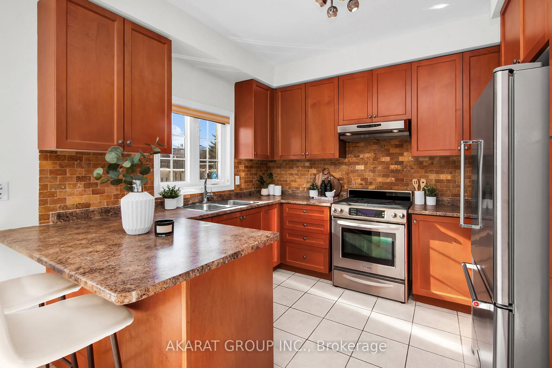 Photo 16 of 71 Condotti Drive, Vaughan, West Woodbridge — HOMEH