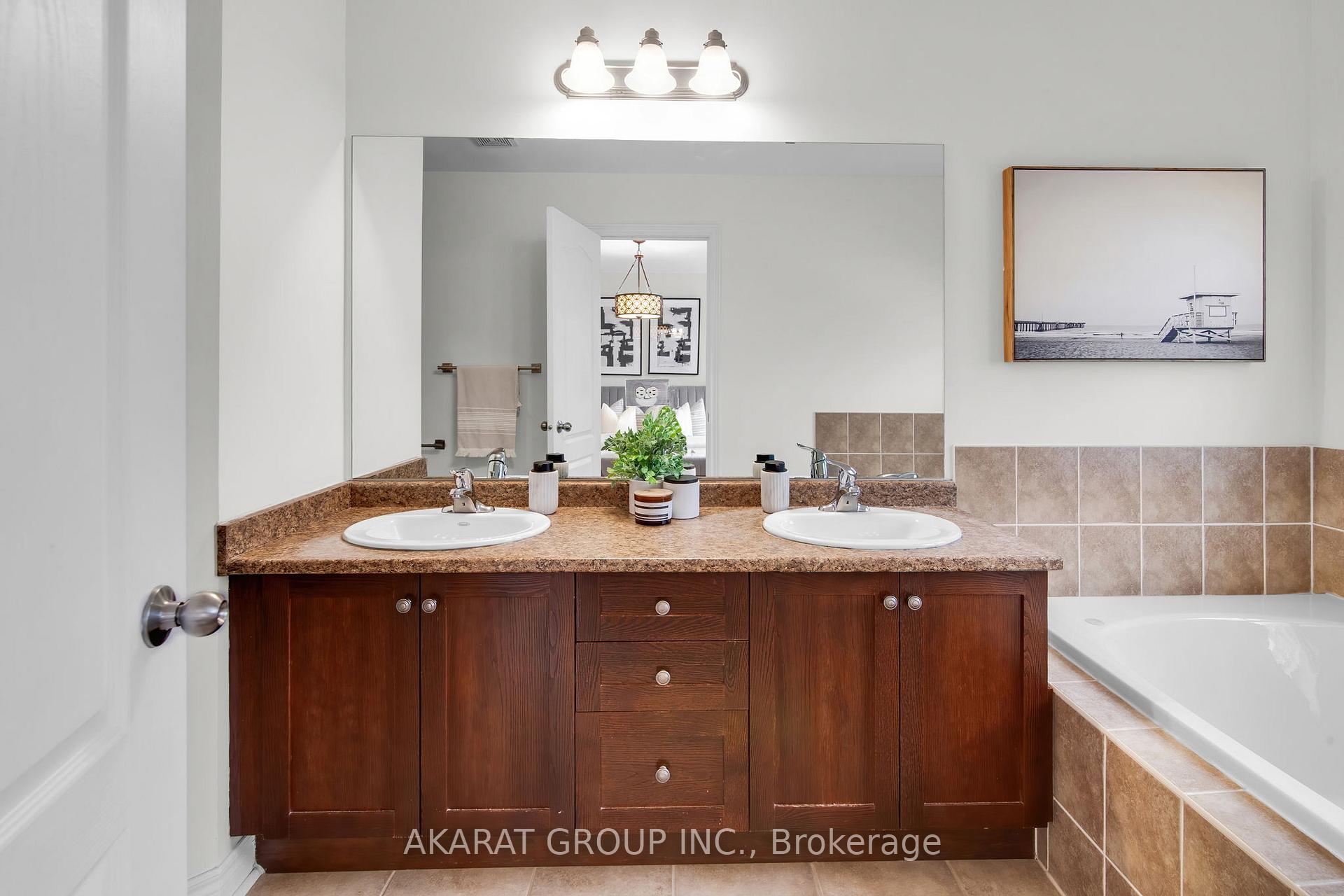 Photo 23 of 71 Condotti Drive, Vaughan, West Woodbridge — HOMEH