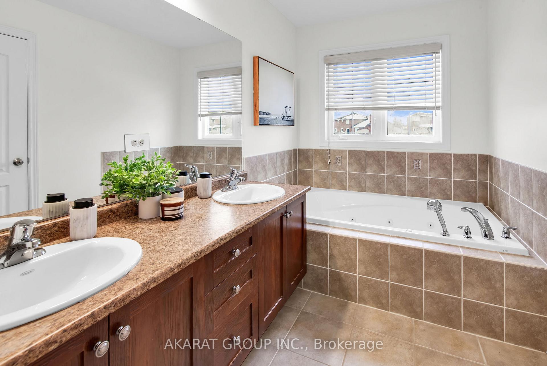 Photo 25 of 71 Condotti Drive, Vaughan, West Woodbridge — HOMEH