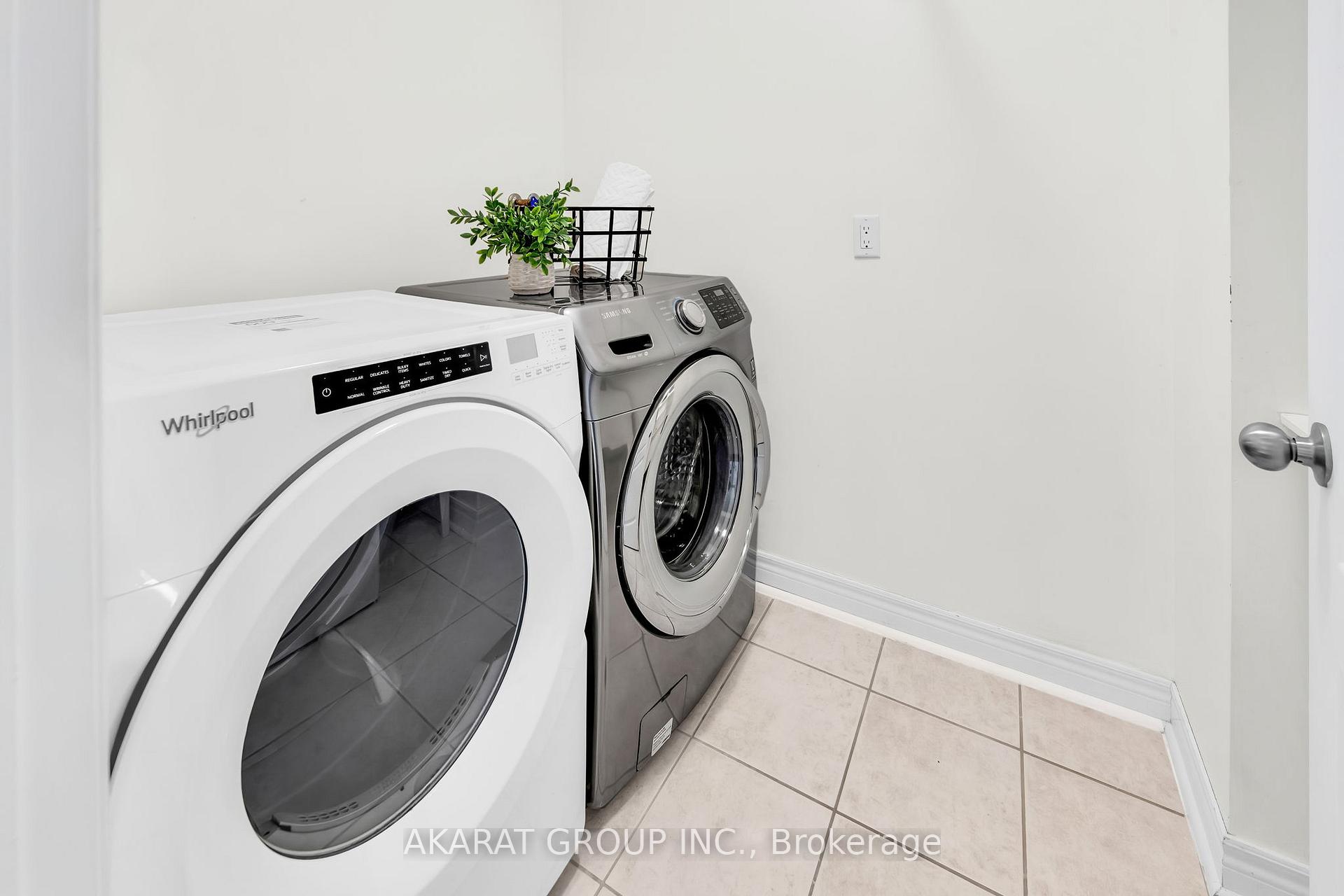 Photo 27 of 71 Condotti Drive, Vaughan, West Woodbridge — HOMEH