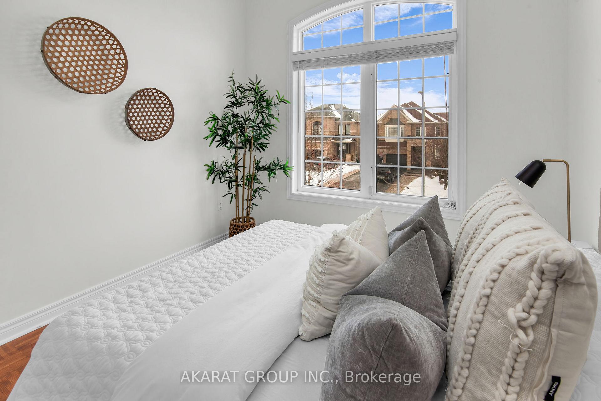 Photo 32 of 71 Condotti Drive, Vaughan, West Woodbridge — HOMEH