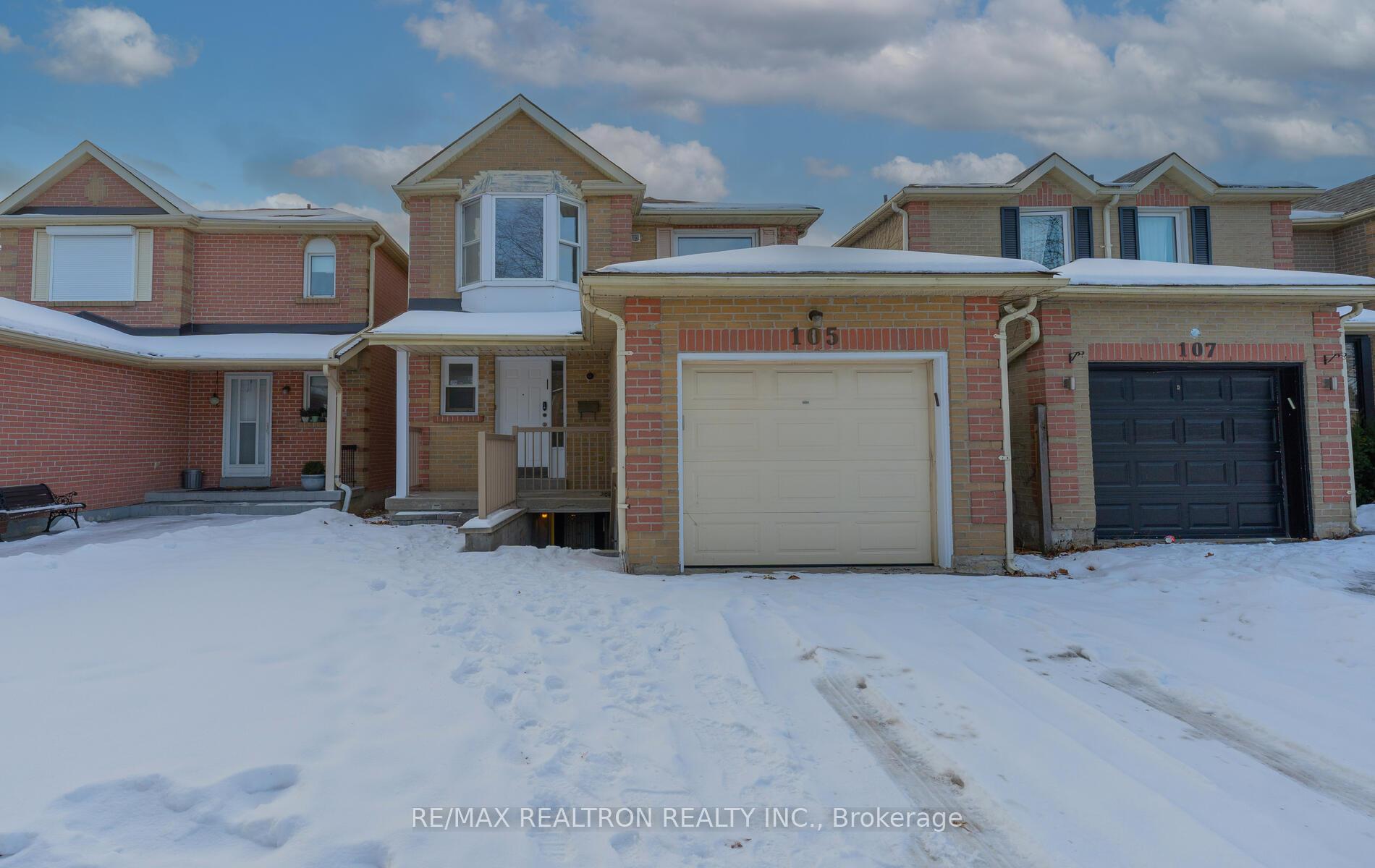 Photo 1 of 105 Gailcrest Circle, Vaughan, Crestwood-Springfarm-Yorkhill — HOMEH