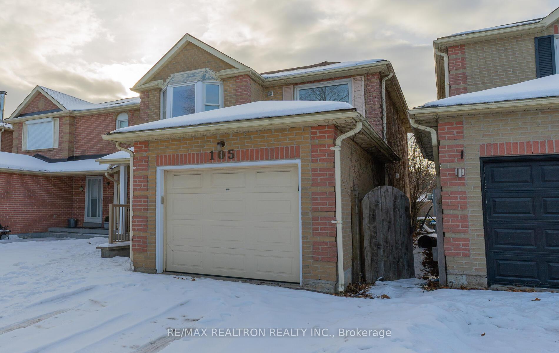 Photo 2 of 105 Gailcrest Circle, Vaughan, Crestwood-Springfarm-Yorkhill — HOMEH
