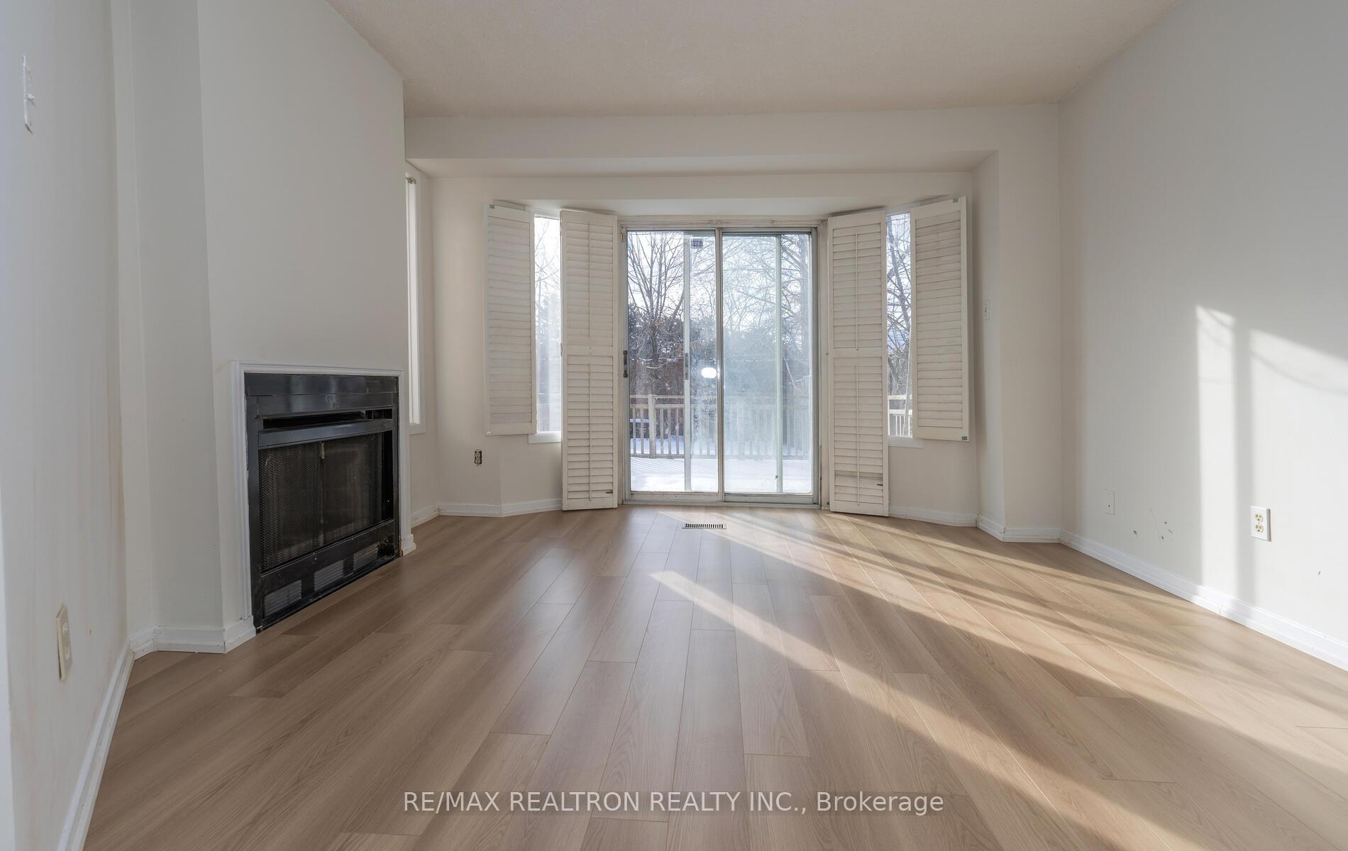 Photo 14 of 105 Gailcrest Circle, Vaughan, Crestwood-Springfarm-Yorkhill — HOMEH