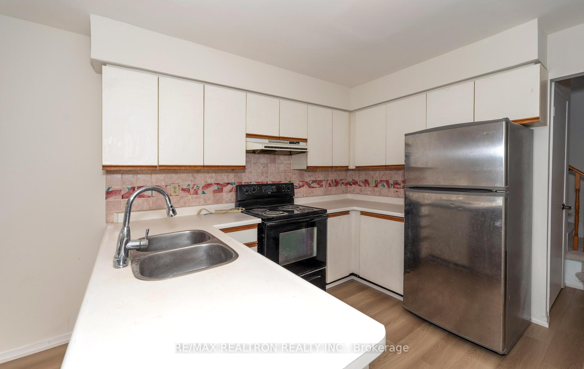 Photo 15 of 105 Gailcrest Circle, Vaughan, Crestwood-Springfarm-Yorkhill — HOMEH