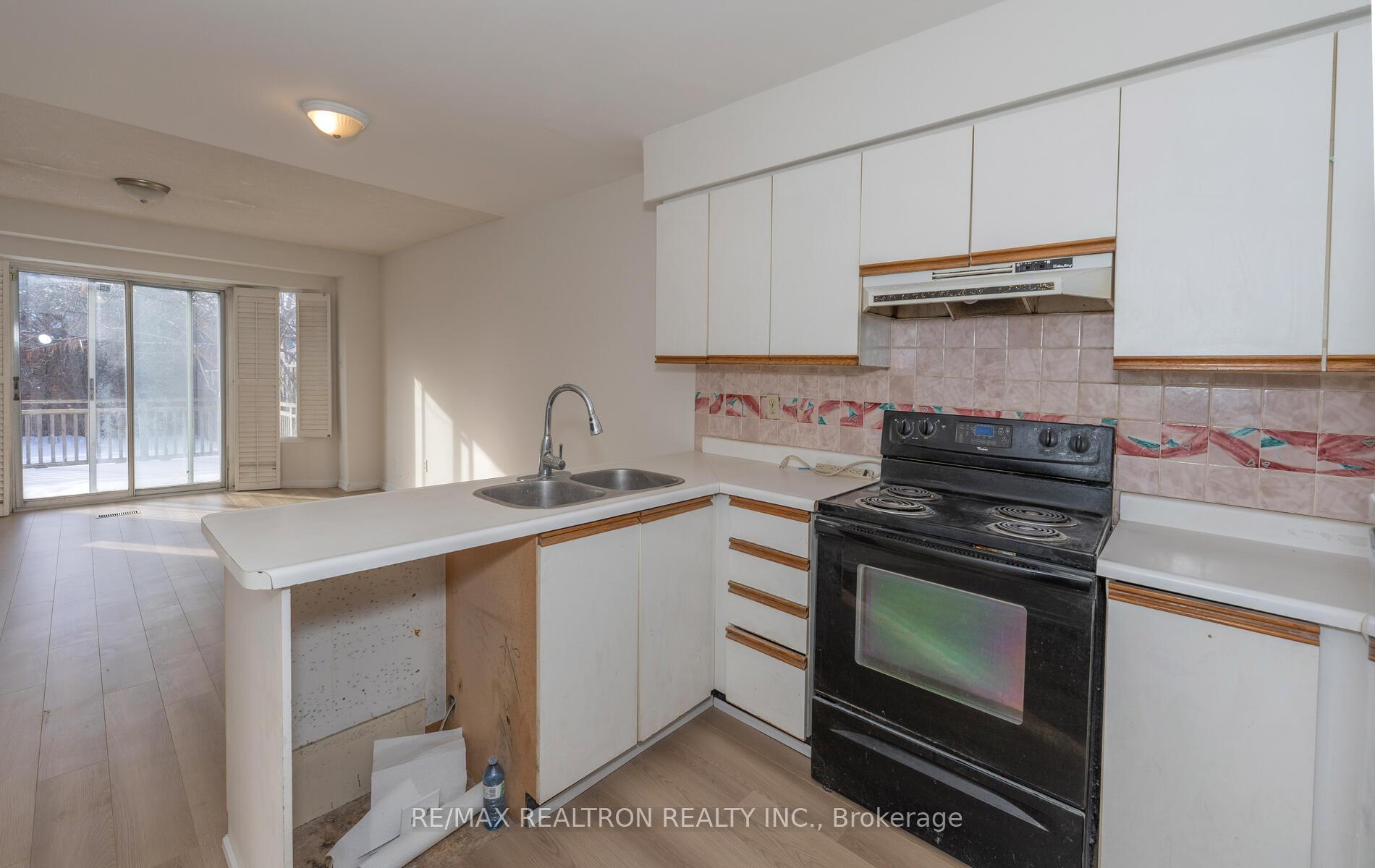 Photo 16 of 105 Gailcrest Circle, Vaughan, Crestwood-Springfarm-Yorkhill — HOMEH