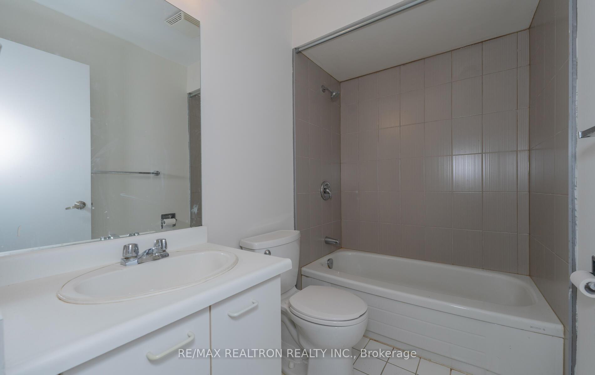 Photo 19 of 105 Gailcrest Circle, Vaughan, Crestwood-Springfarm-Yorkhill — HOMEH