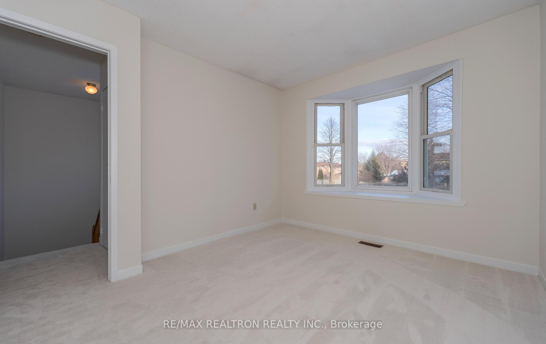 Photo 25 of 105 Gailcrest Circle, Vaughan, Crestwood-Springfarm-Yorkhill — HOMEH