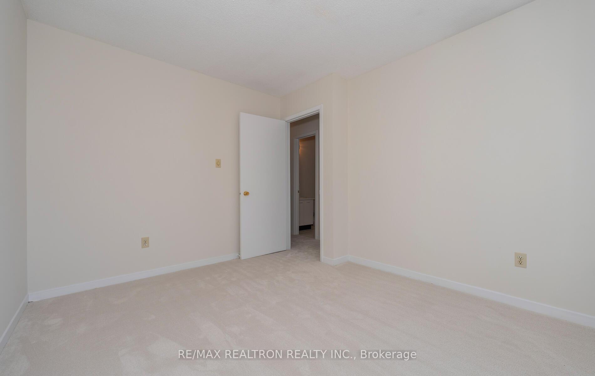 Photo 26 of 105 Gailcrest Circle, Vaughan, Crestwood-Springfarm-Yorkhill — HOMEH