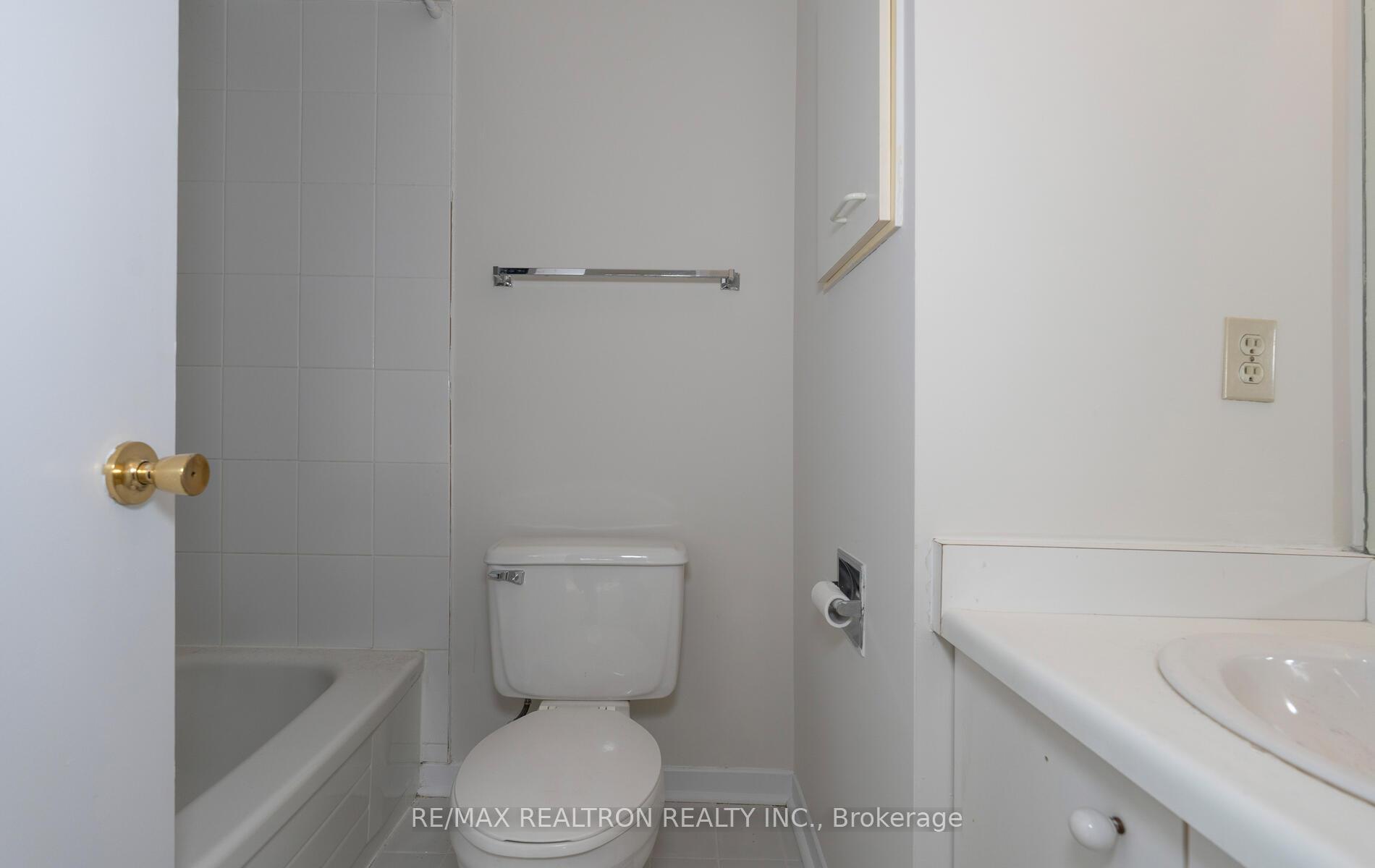 Photo 29 of 105 Gailcrest Circle, Vaughan, Crestwood-Springfarm-Yorkhill — HOMEH