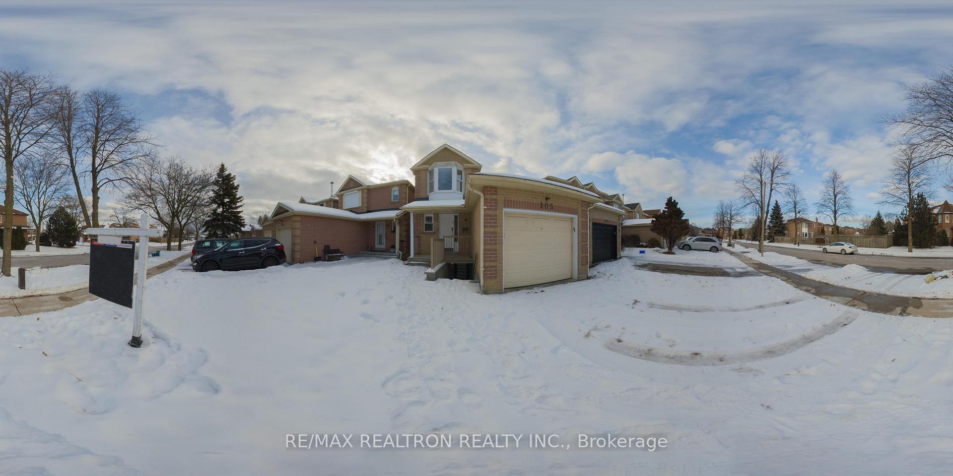 Photo 37 of 105 Gailcrest Circle, Vaughan, Crestwood-Springfarm-Yorkhill — HOMEH