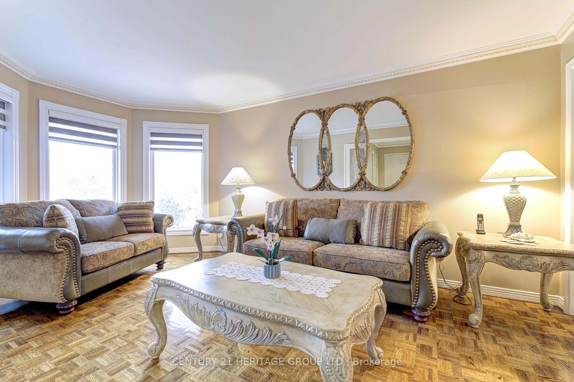 Photo 4 of 57 Embassy Drive, Vaughan, East Woodbridge — HOMEH
