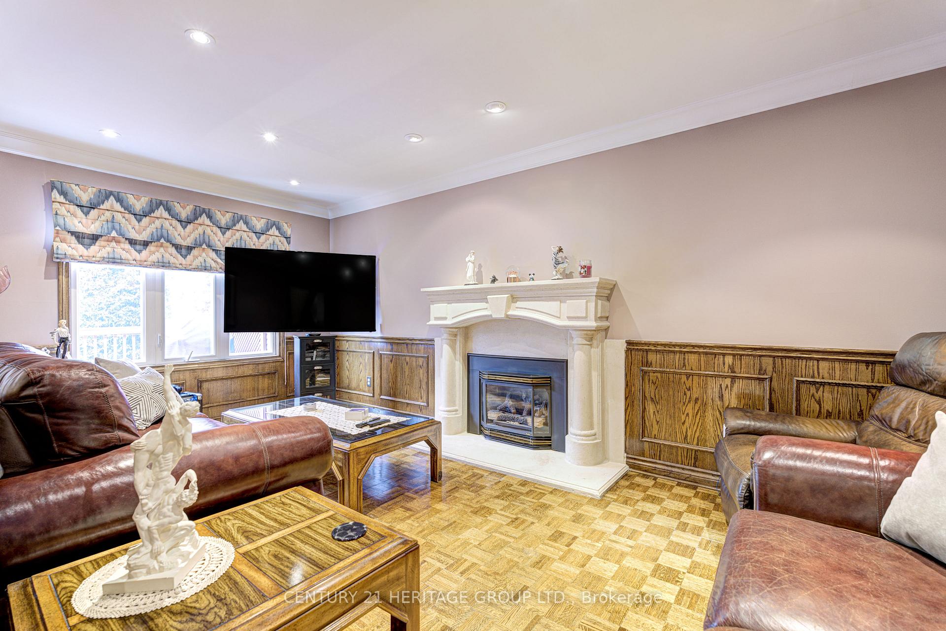 Photo 13 of 57 Embassy Drive, Vaughan, East Woodbridge — HOMEH