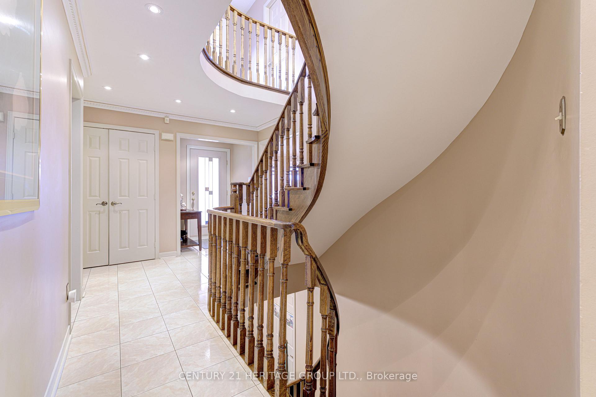 Photo 15 of 57 Embassy Drive, Vaughan, East Woodbridge — HOMEH