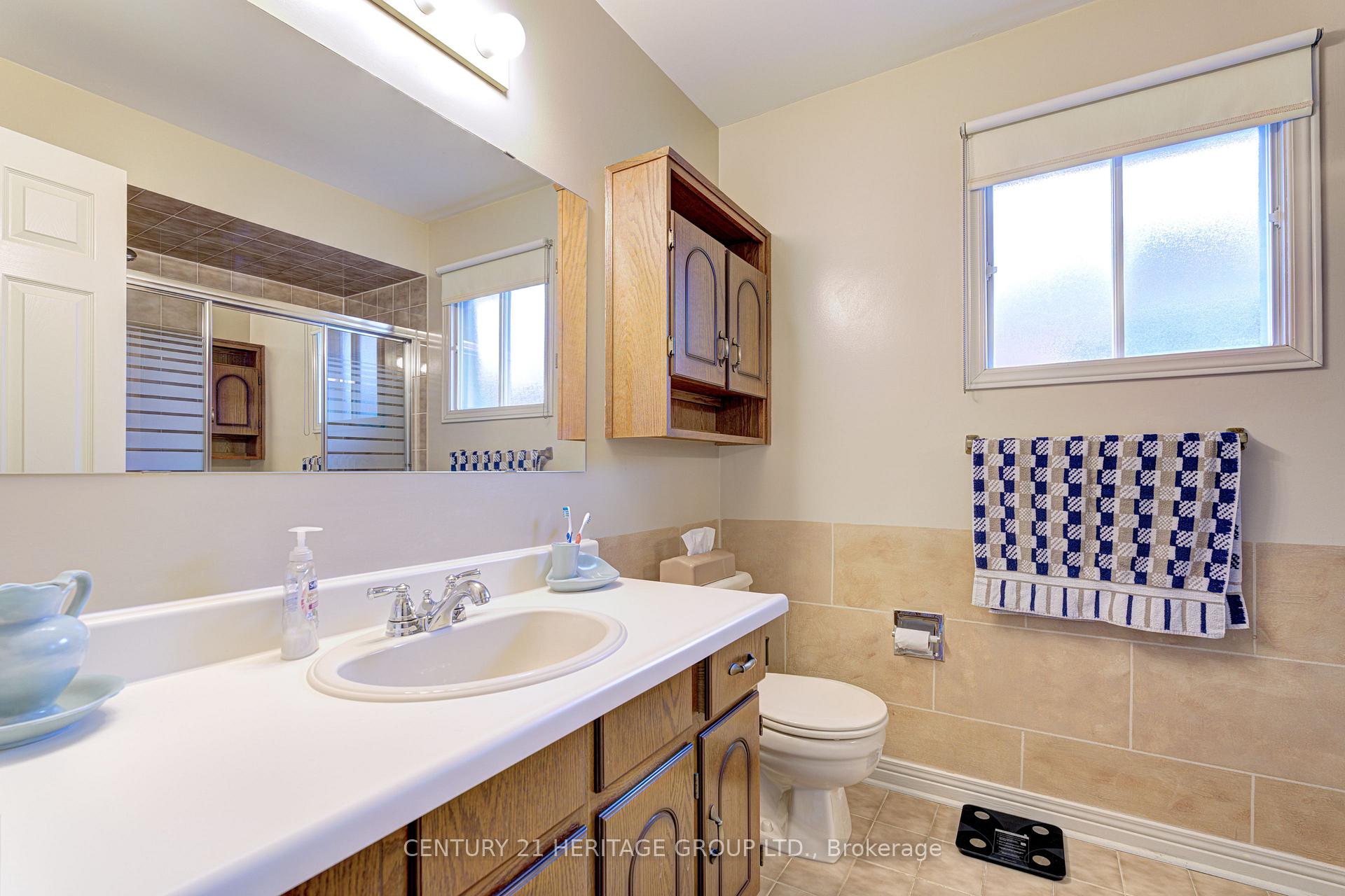 Photo 22 of 57 Embassy Drive, Vaughan, East Woodbridge — HOMEH