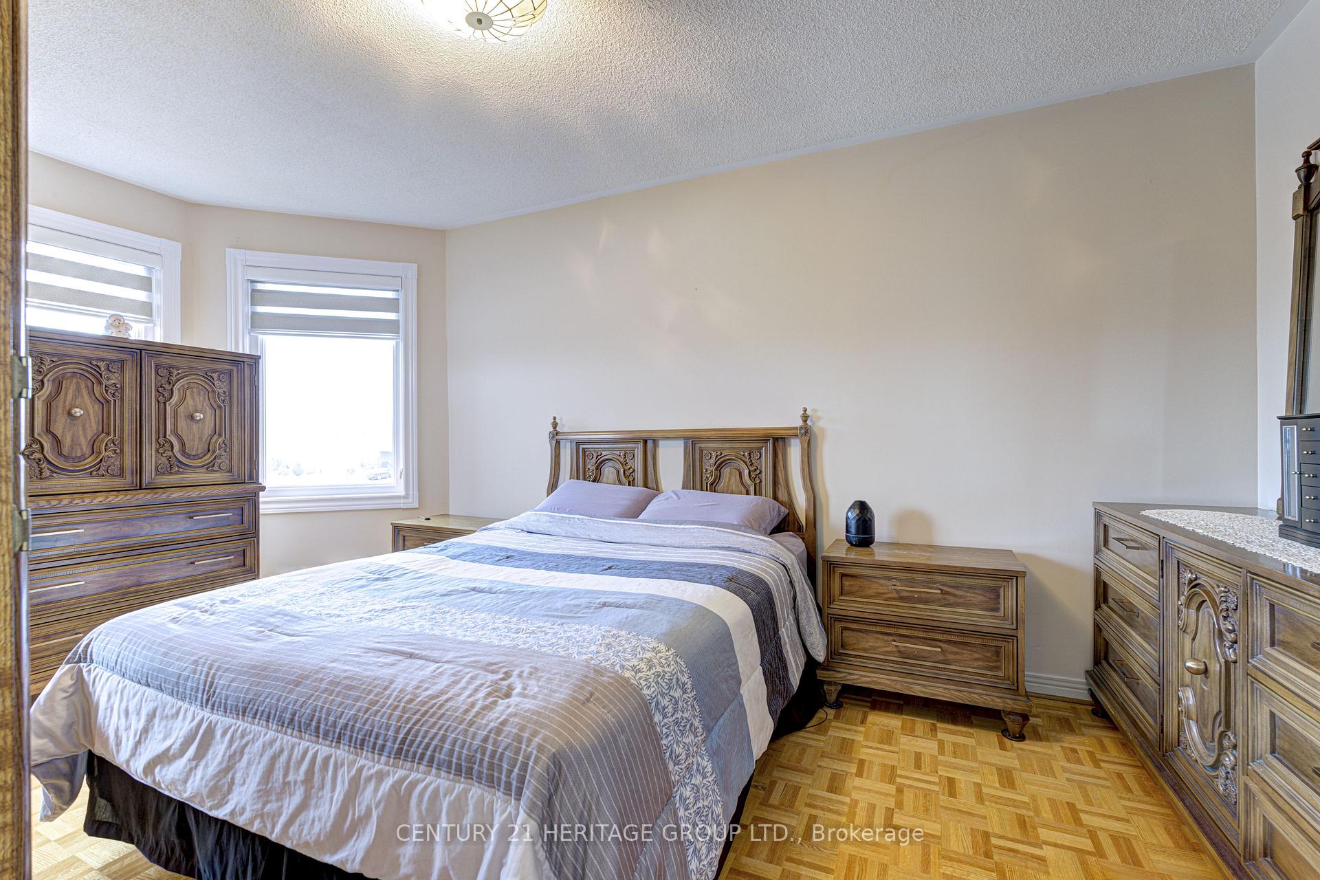 Photo 23 of 57 Embassy Drive, Vaughan, East Woodbridge — HOMEH