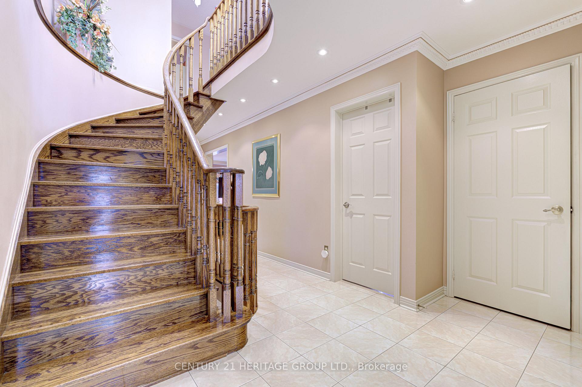 Photo 25 of 57 Embassy Drive, Vaughan, East Woodbridge — HOMEH