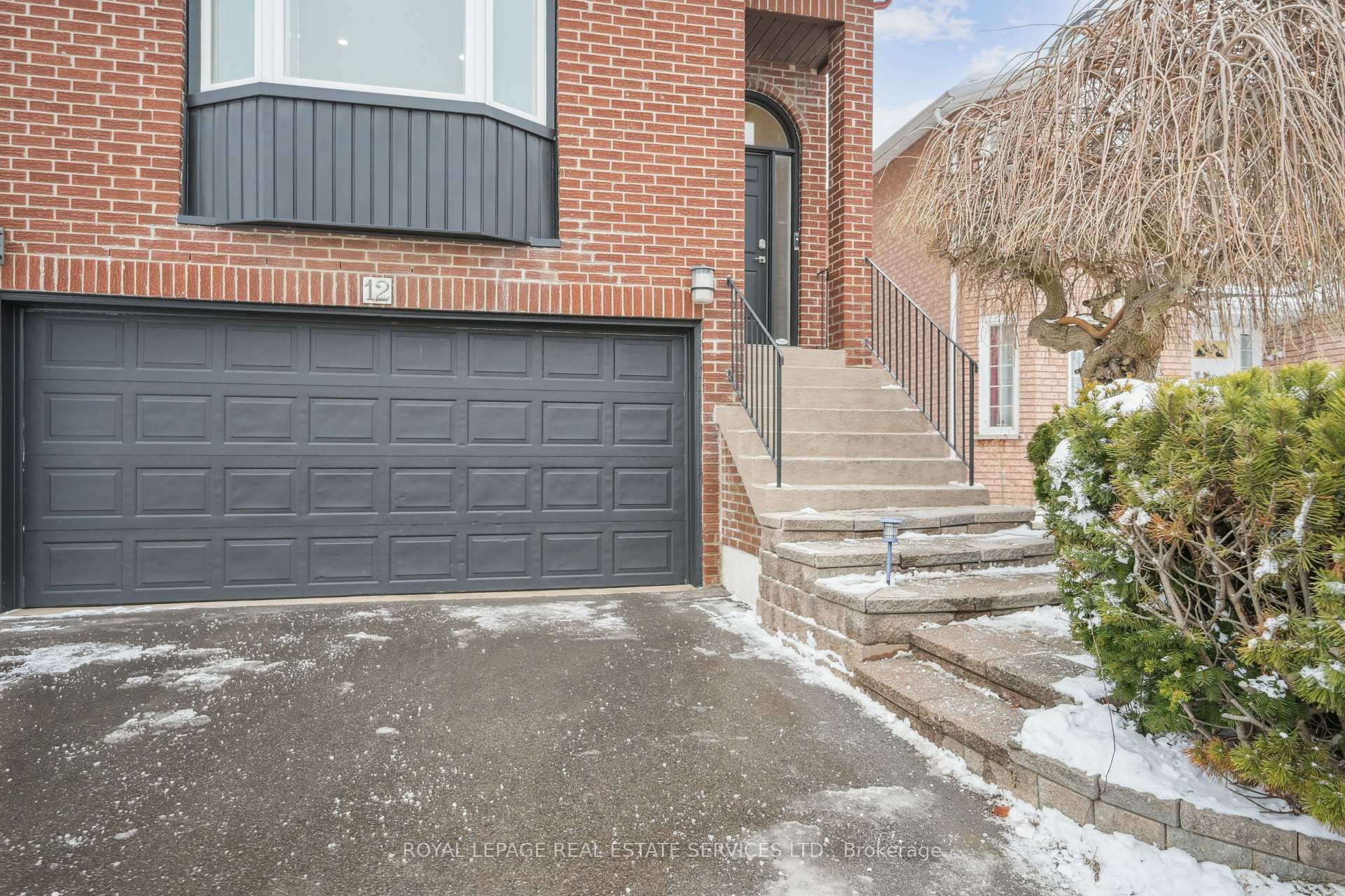 Photo 2 of 12 Joseph Aaron Boulevard, Vaughan, Brownridge — HOMEH