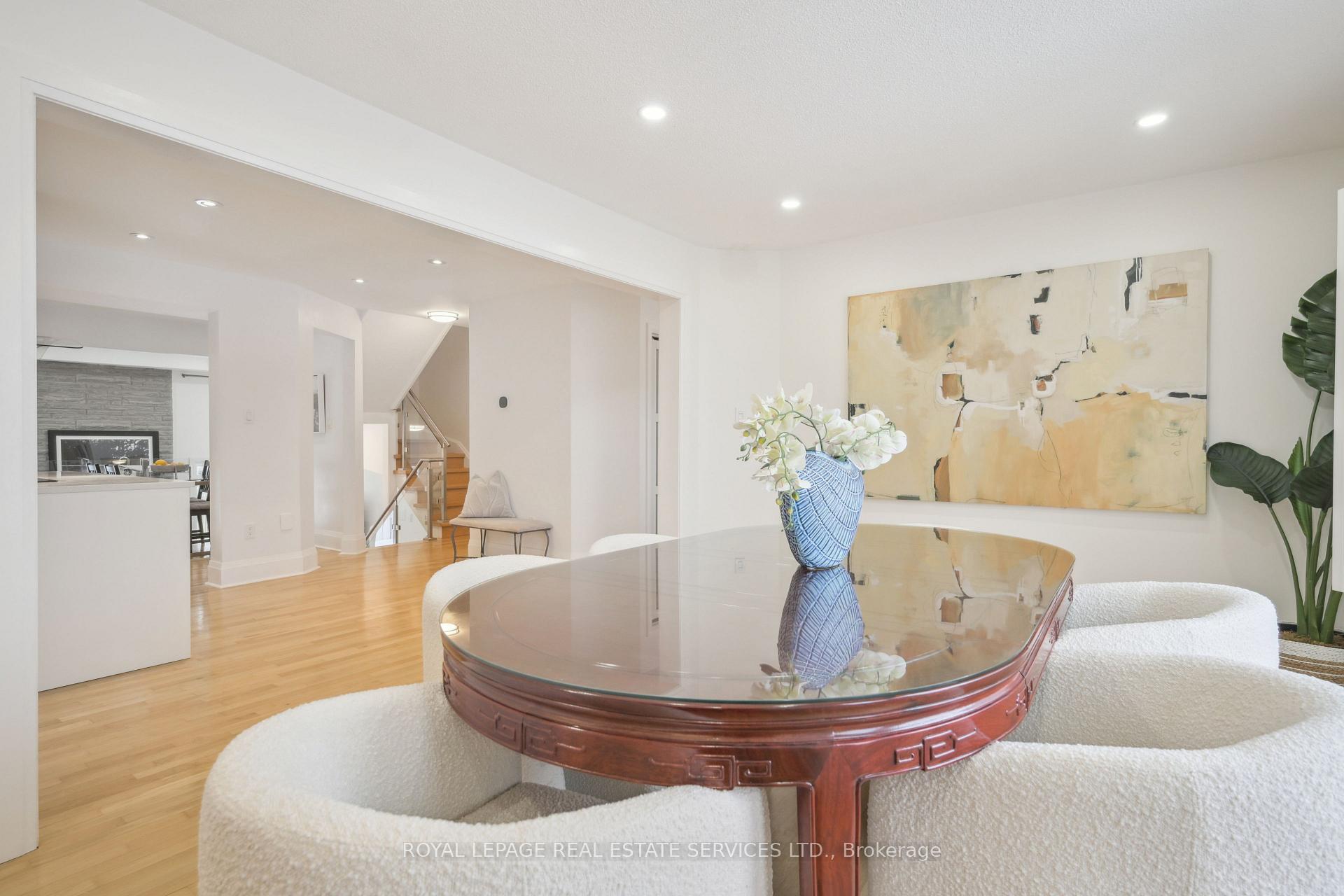 Photo 7 of 12 Joseph Aaron Boulevard, Vaughan, Brownridge — HOMEH