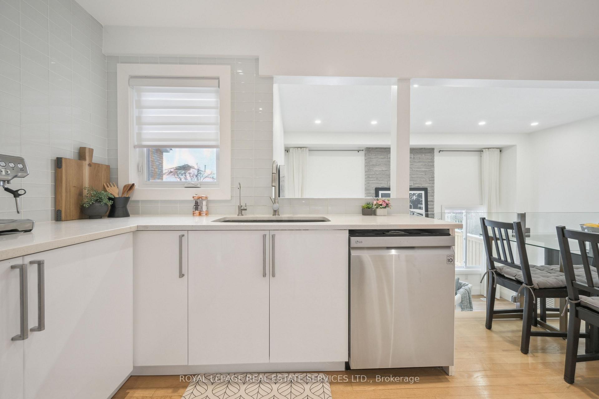 Photo 11 of 12 Joseph Aaron Boulevard, Vaughan, Brownridge — HOMEH