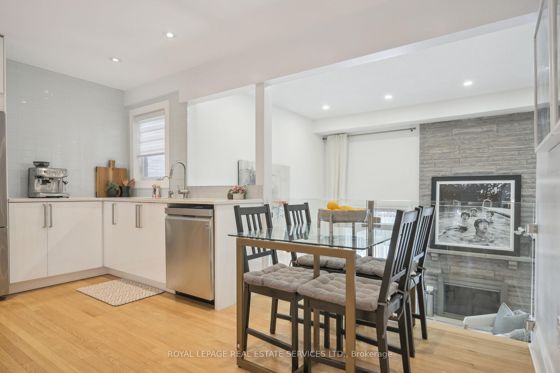 Photo 13 of 12 Joseph Aaron Boulevard, Vaughan, Brownridge — HOMEH