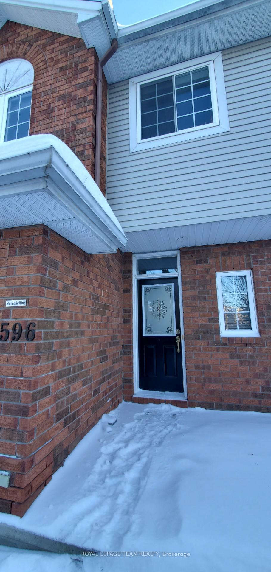 Photo 3 of 596 Wild Shore Crescent, Ottawa, Riverside South/Gloucester Glen — HOMEH