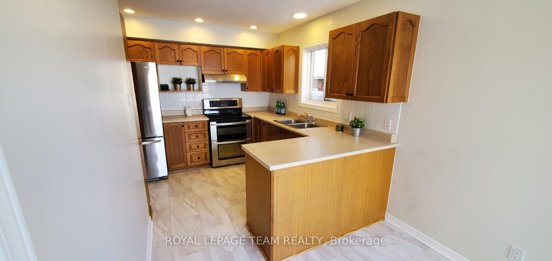 Photo 4 of 596 Wild Shore Crescent, Ottawa, Riverside South/Gloucester Glen — HOMEH