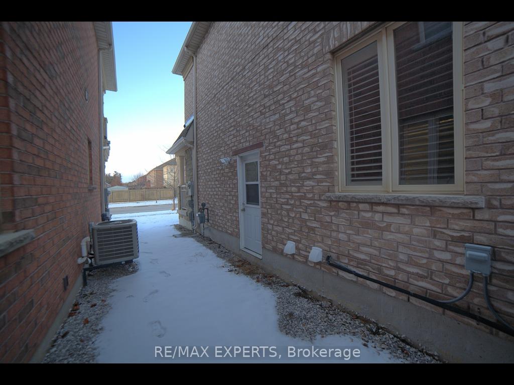 Photo 6 of 269 Chatfield Drive N, Vaughan, Vellore Village — HOMEH