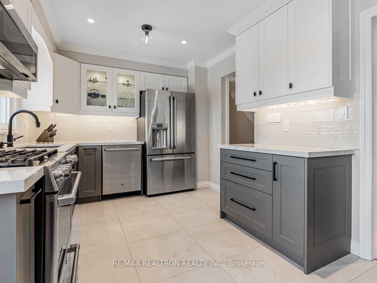 Photo 12 of 72 Bay Hill Drive, Vaughan, Glen Shields — HOMEH
