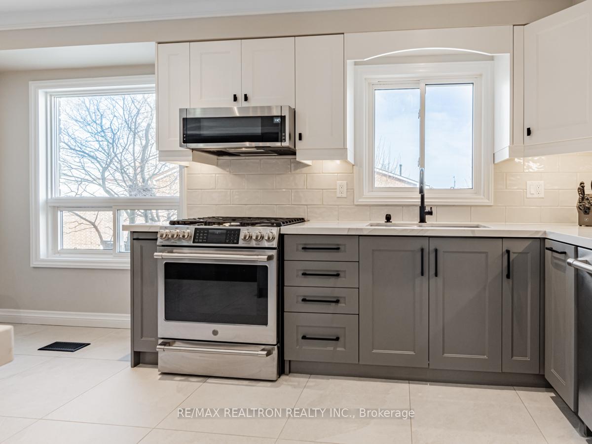 Photo 13 of 72 Bay Hill Drive, Vaughan, Glen Shields — HOMEH