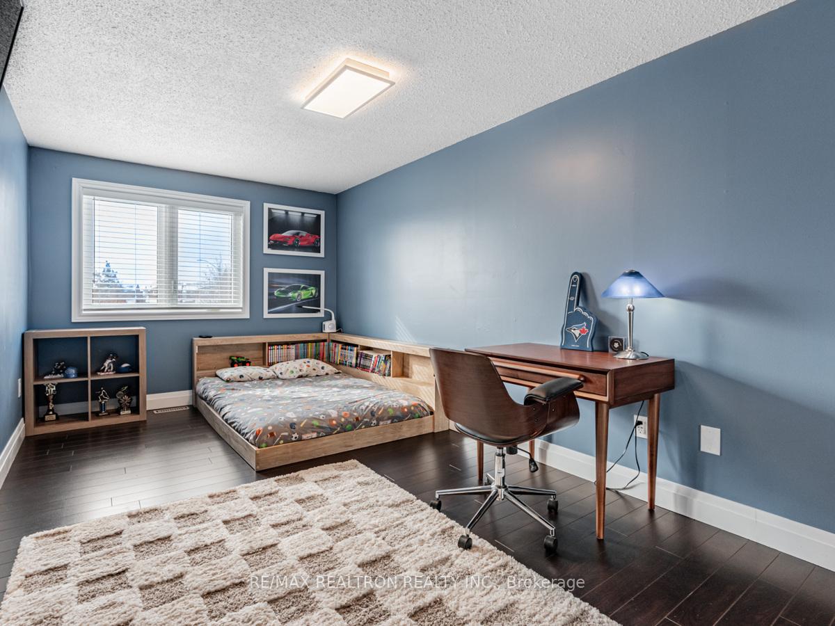 Photo 19 of 72 Bay Hill Drive, Vaughan, Glen Shields — HOMEH