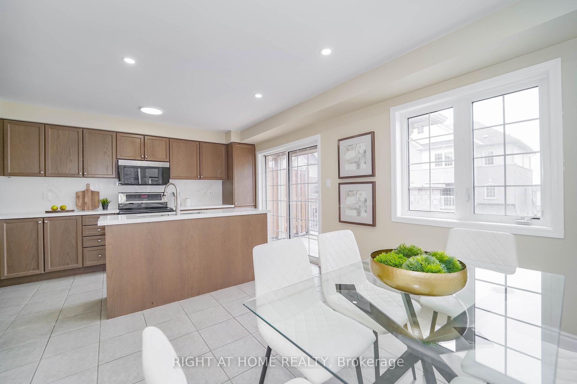 Photo 19 of 97 Ainley Road, Ajax, Central East — HOMEH