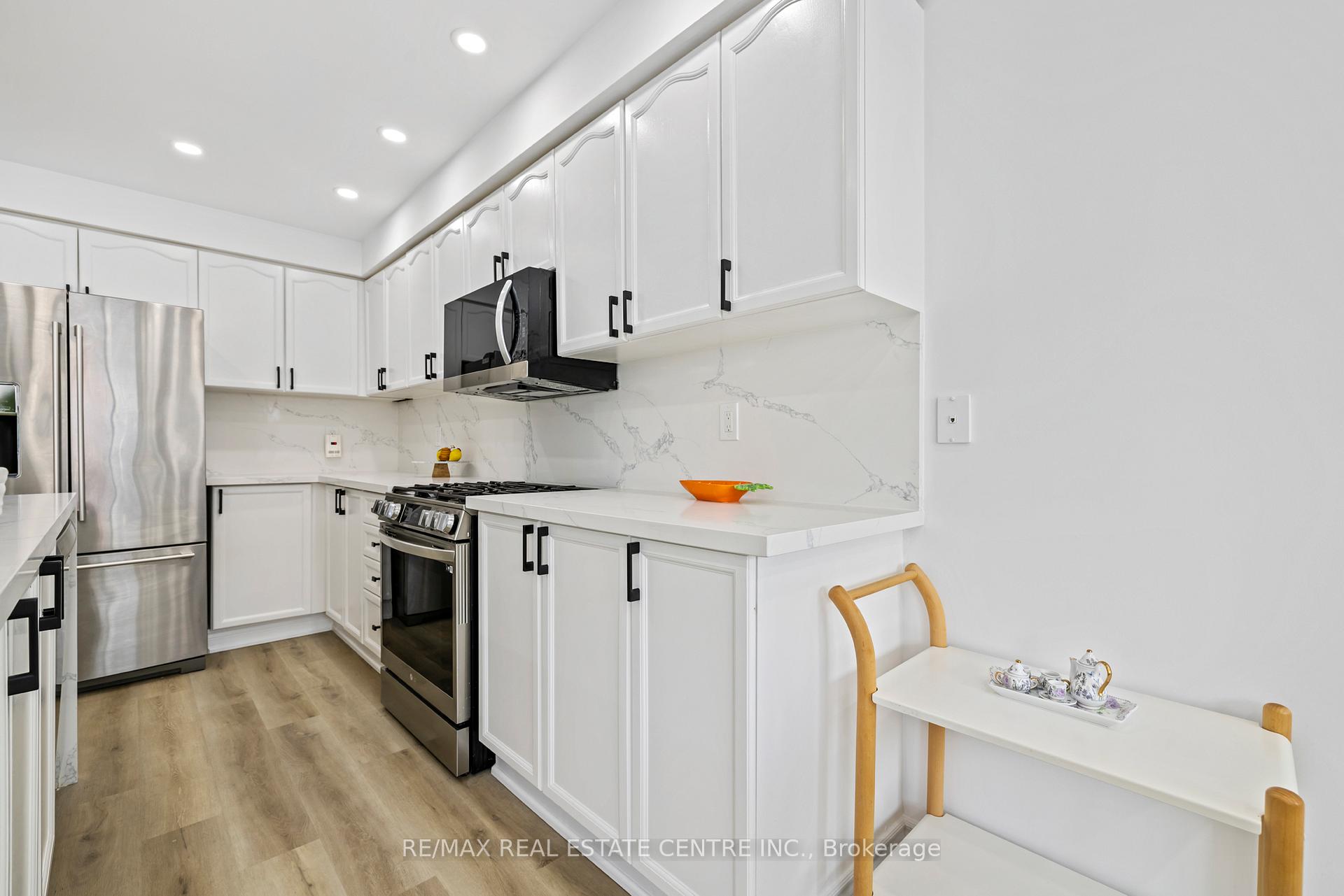 Photo 8 of 21 Deepsprings Crescent, Vaughan, Vellore Village — HOMEH