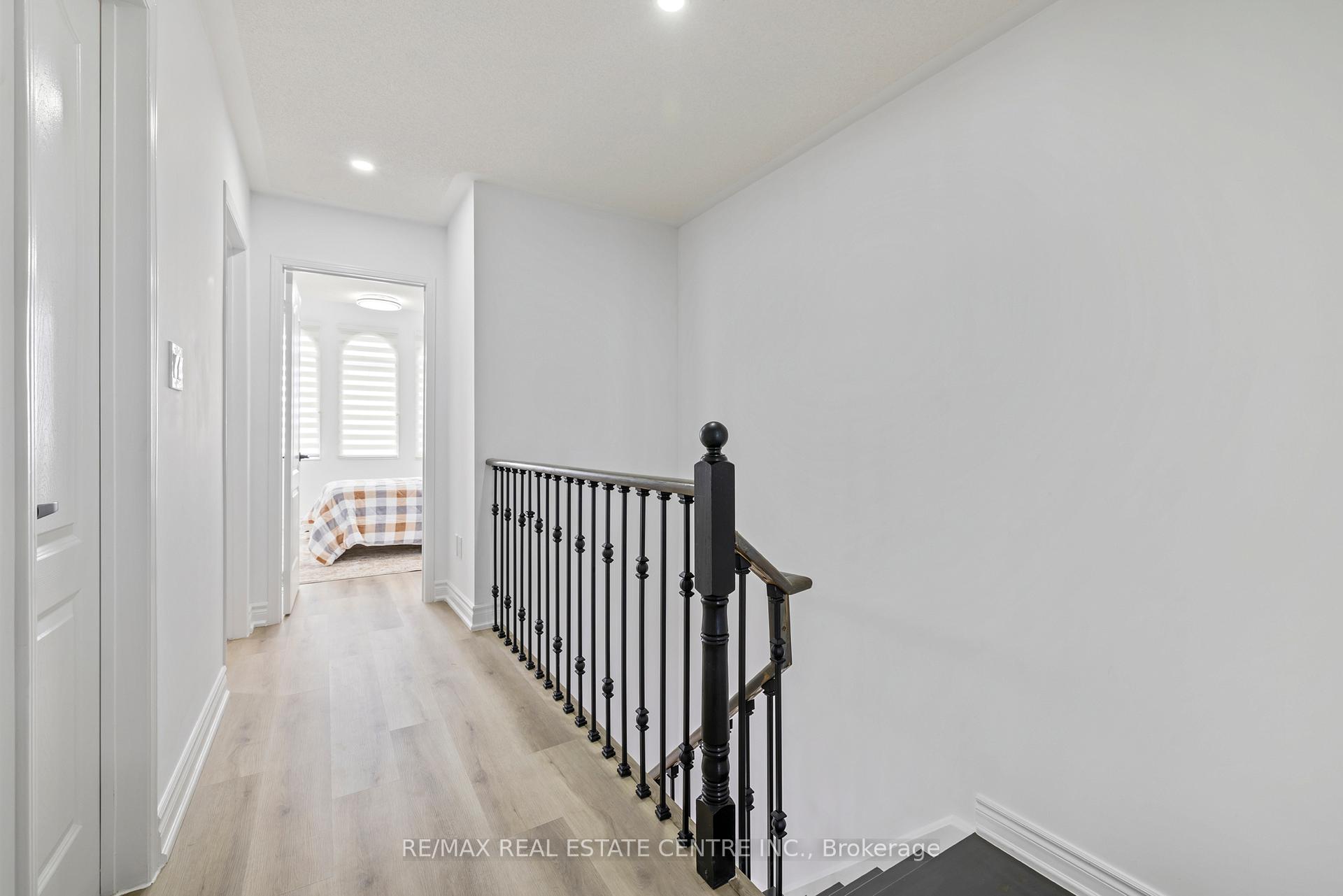 Photo 12 of 21 Deepsprings Crescent, Vaughan, Vellore Village — HOMEH